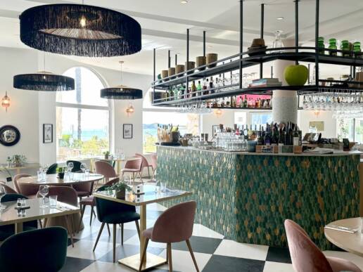 decoration la ciotat hotel restaurant plage